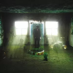 黄礼格 - 长在衣帽间的人